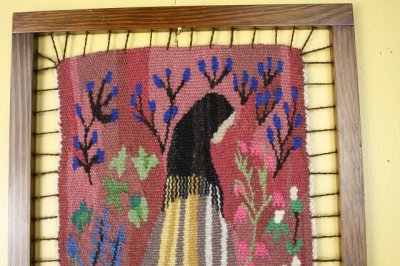 画像1: 北欧織物　フレミッシュ織/花と女性（木製フレーム付き）