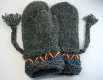画像1: 北欧手編みのミトン手袋ダークグレー