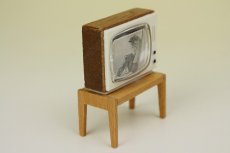 画像4: ミニチュア家具　Lundbyドールハウス/ターン式テレビ (4)