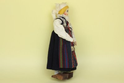画像1: Charlotte Weibullシャーロット・ウェイブル/北欧民族衣装ドール