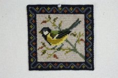 画像1: 北欧　ツヴィスト刺繍タペストリー/小鳥 (1)