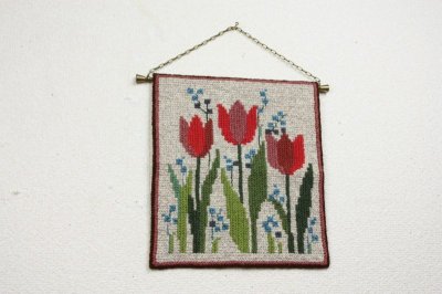 画像1: 北欧　ツヴィスト刺繍タペストリー/チューリップ