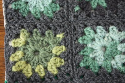 画像1: 北欧　モチーフ編み クッションカバー