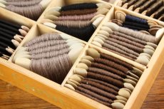 画像5: アンティーク/ソーイング スプールケース（キャビネット）＆刺繍ウール糸セットmolnlycke garn (5)