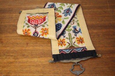 画像2: 北欧　ツヴィスト刺繍タペストリー/花と孔雀