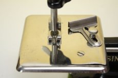 画像6: Singer Sewing Machine No.20/シンガー ヴィンテージ ミニチュアミシン (6)