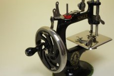 画像9: Singer Sewing Machine No.20/シンガー ヴィンテージ ミニチュアミシン (9)