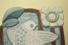 画像2: Upsala Ekeby Irma Yourstone/ウプサラエクビイ 花と鳥の陶板　 (2)
