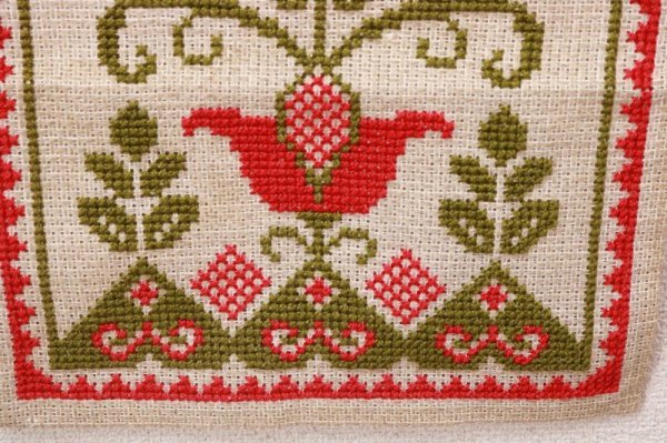 北欧刺繍クロスステッチ タペストリー/赤い二羽の鳥 北欧雑貨と北欧
