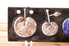 画像2: Rorstrand Sylvia Leuchovius Atelje/ロールストランド シルヴィア・レウショヴィウス リンゴの陶板 (2)