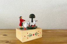 画像7: Echte erzgebirgische handarbeit/エルツゲビルゲ ヴェルナー 手回しオルゴール (7)