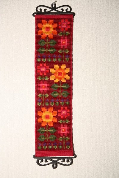 画像1: 北欧刺繍タペストリー フラワー