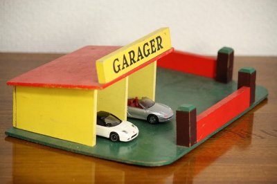画像2: アンティークトーイ　木のおもちゃ　ガレージ