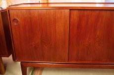 画像2: 北欧ヴィンテージ家具/北欧デザイン　ローサイドボード/Credenza　Craftsmanship　Mk　Teak　 (2)