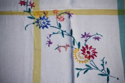 画像2: 北欧刺繍　テーブルクロス/CKF