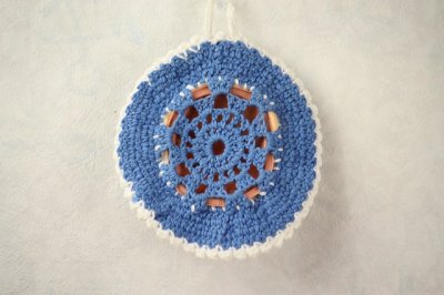 画像2: 北欧　手編みの鍋敷き/フェース飾り