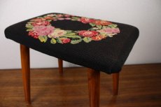 画像4: デンマーク 刺繍スツール（バラ） (4)