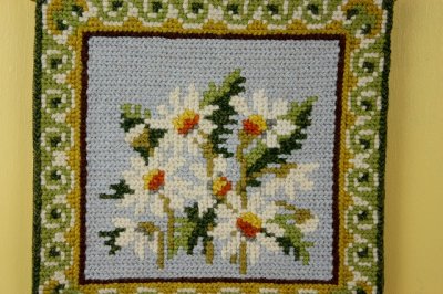 画像1: 北欧　ツヴィスト刺繍タペストリー/マーガレット