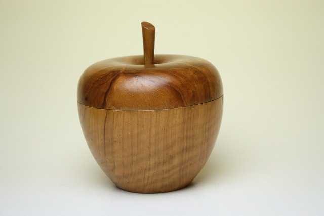 スペインアンティークのリンゴの木箱